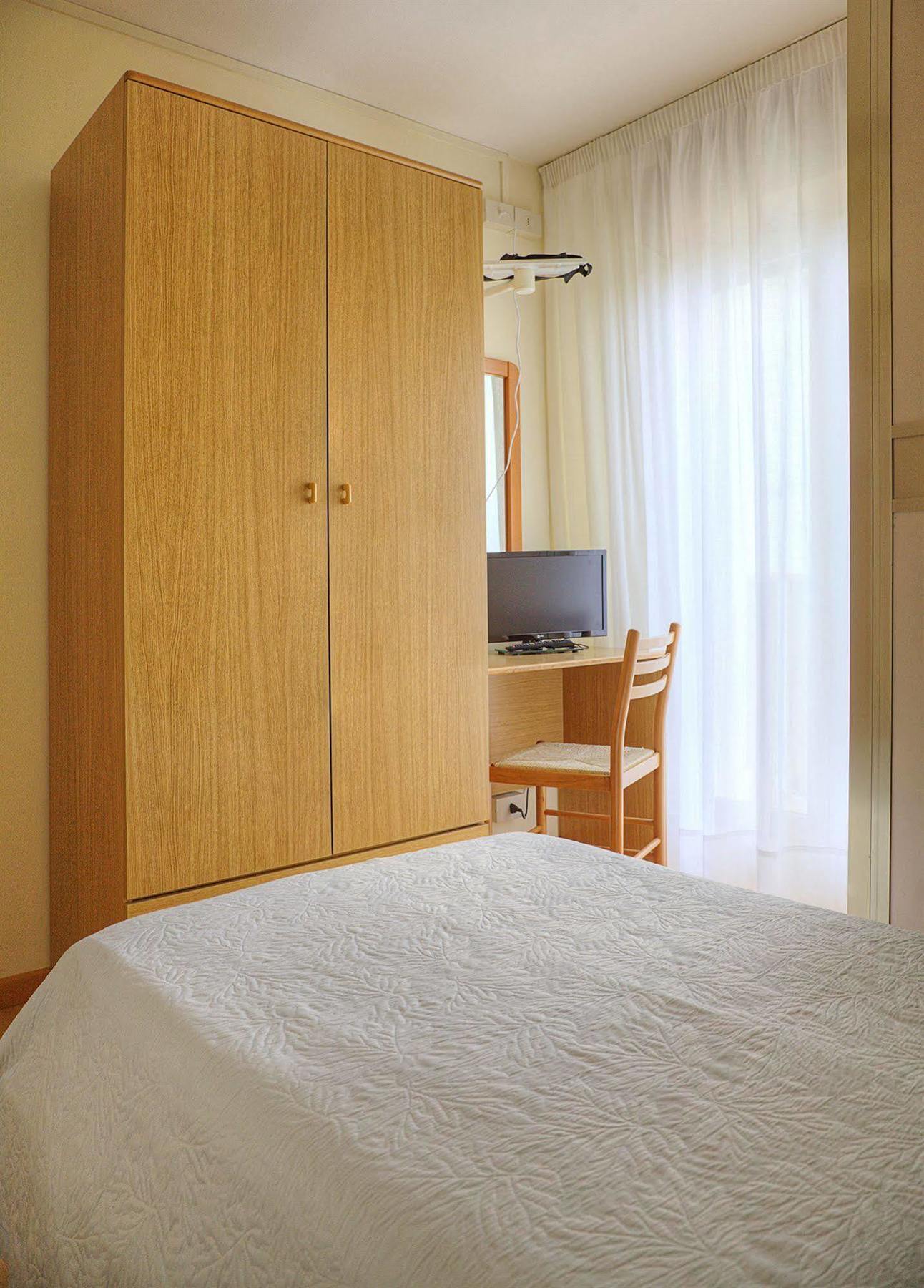 Hotel Centrale Eraclea Mare Esterno foto