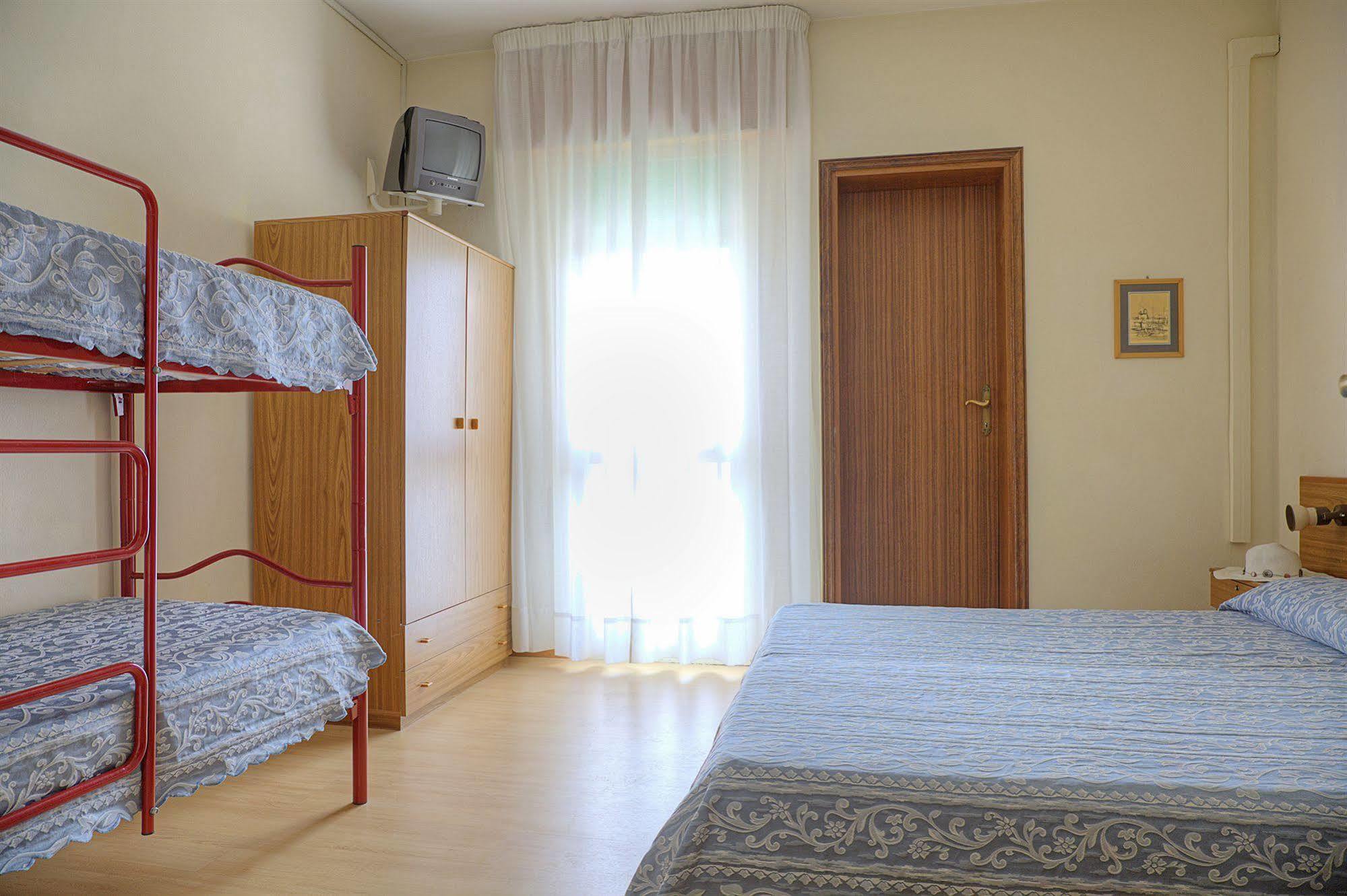 Hotel Centrale Eraclea Mare Esterno foto
