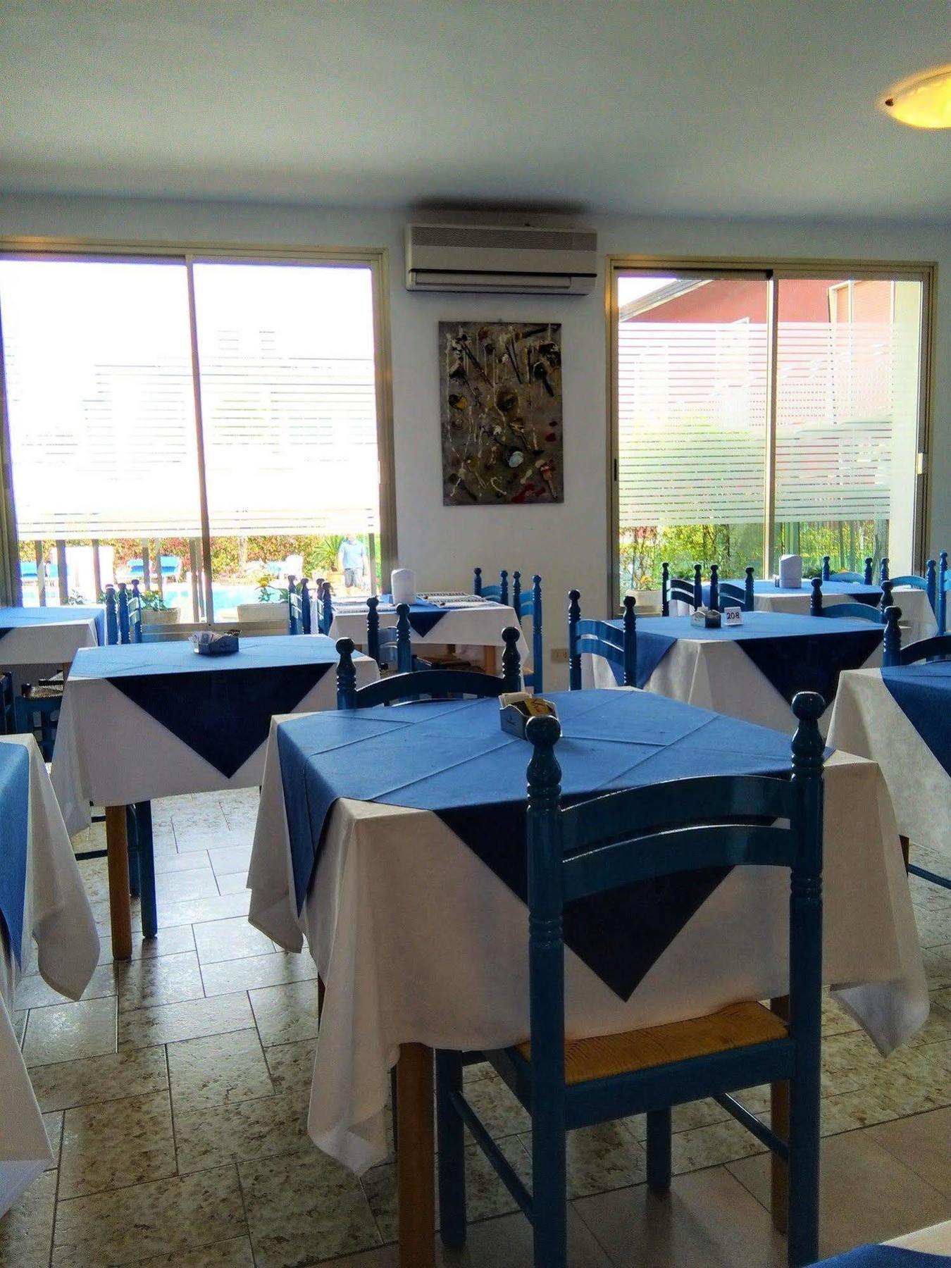Hotel Centrale Eraclea Mare Esterno foto